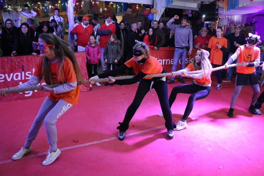 Virske maškare 2017: Karnevalske igre i koncert grupe Vista Virske maškare 2017: Karnevalske igre i koncert grupe Vista