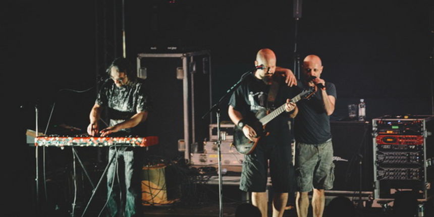 Hladno pivo je u dvorani Jazine odradilo vrhunski dvosatni koncert na oduševljenje publike Hladno pivo je u dvorani Jazine odradilo vrhunski dvosatni koncert na oduševljenje publike