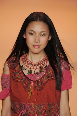 Ogrlica sa stavom (Moda.hr)