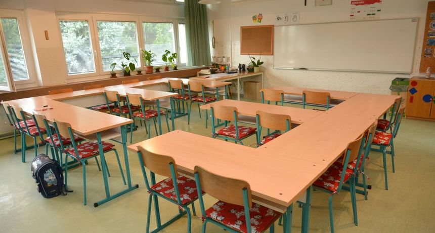 školske klupe školske klupe