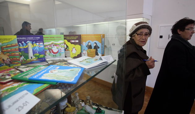 Zadar, 180313. 
U Muzeju antickog stakla organizirana je izlozba suvenira Zadarske zupanije 2013, u sklopu 3. Festivala suvenira Zadarske zupanije kojeg organizira Udruga inovatora Zadarske zupanije.
Izlozba je natjecajnog karaktera. 
Na fotografiji: deta