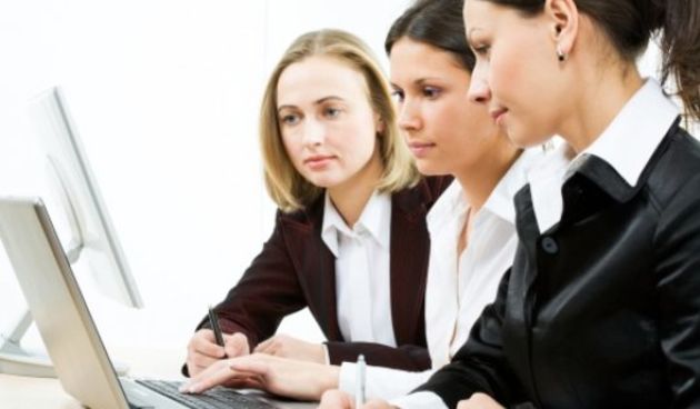 Zaposlene žene, posao, karijera, kompjuter, računalo (Foto: wowowow.com)