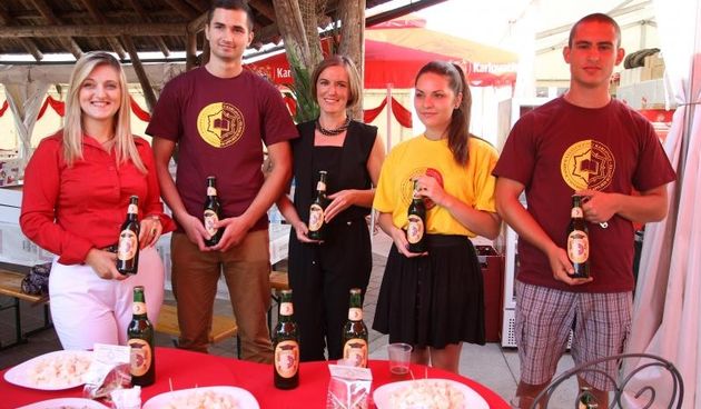 22.08.2015 Karlovac – U sklopu 29. karlovackih dana piva prezentirano Veleucilisno pivo koje proizvode studenti Veleucilista Karlovac. Prezentaciji je prisustvovala i direktorica Heineken Hrvatska Branka Slaveska. Photo: Kristina Stedul Fabac/PIXSELL