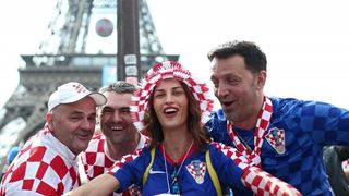 Euro 2016: Hrvatski navijači napravili fenomenalnu atmosferu u Parizu. Photo: Sanjin Strukić/PIXSELL Euro 2016: Hrvatski navijači napravili fenomenalnu atmosferu u Parizu. Photo: Sanjin Strukić/PIXSELL