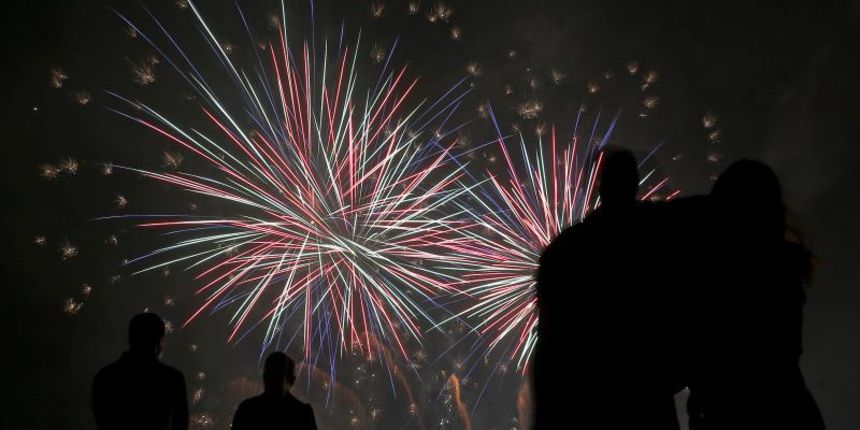 Zagreb, Hrvatska – Medjunarodni festival vatrometa na jezeru Bundek. Natjecateljski vatromet – Feuerwerke Jost, Austrija. Photo: Igor Kralj/PIXSELL Zagreb, Hrvatska – Medjunarodni festival vatrometa na jezeru Bundek. Natjecateljski vatromet – Feuerwerke Jost, Austrija. Photo: Igor Kralj/PIXSELL