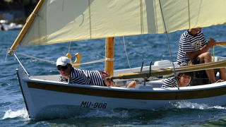 Betina, 150810.
U Betini na otoku Murteru danas je odrzana tradicionalna regata brodova na “latinskog idro ” pod nazivom “Regata za dusu i tilo”, na regati je sudjovalo preko gajeta, leuta i kaica pobjedili su domacini iz Betine.
Na slici posada Duje Frzo Betina, 150810.
U Betini na otoku Murteru danas je odrzana tradicionalna regata brodova na “latinskog idro ” pod nazivom “Regata za dusu i tilo”, na regati je sudjovalo preko gajeta, leuta i kaica pobjedili su domacini iz Betine.
Na slici posada Duje Frzo