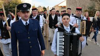 2. Međunarodna karnevalska povorka Virskih maškara