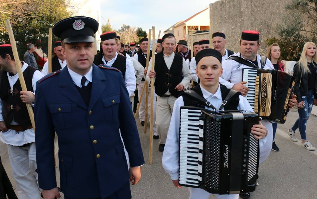2. Međunarodna karnevalska povorka Virskih maškara
