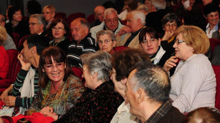 Zadar, 11.04.2013. snimio: Nenad Marčev
dramska pretplata
GRADSKO KAZALIŠTE MLADIH SPLIT
Redatelj: Ivan Leo Lemo
Krčma, alkar, duga
po motivima pripovjedaka Dinka Šimunovića
igraju: Ana Gruica, Belmondo Miliša, Slavko Sobin,
Ivo Perkušić, Zadar, 11.04.2013. snimio: Nenad Marčev
dramska pretplata
GRADSKO KAZALIŠTE MLADIH SPLIT
Redatelj: Ivan Leo Lemo
Krčma, alkar, duga
po motivima pripovjedaka Dinka Šimunovića
igraju: Ana Gruica, Belmondo Miliša, Slavko Sobin,
Ivo Perkušić,