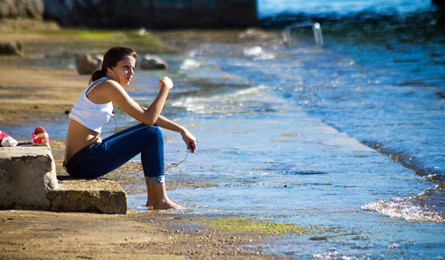 Kupanje na plaži Kolovare 8. listopada (foto:Saša Čuka)