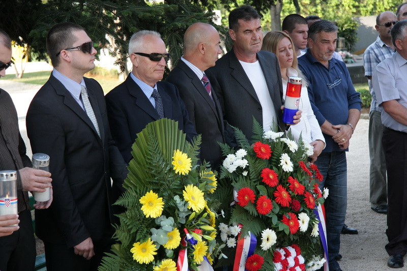 Image 1054191 (auto)