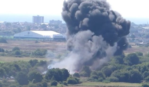 Nesreća na aeromitingu: Avion pao na cestu i eksplodirao je, foto: Screenshot/YouTube
