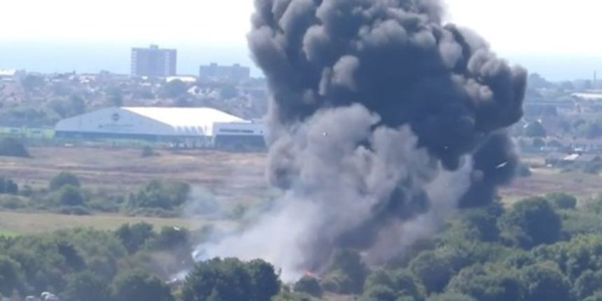 Nesreća na aeromitingu: Avion pao na cestu i eksplodirao je, foto: Screenshot/YouTube