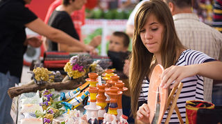 “Kupujmo hrvatsko” i “Vrijedne ruke” (foto:Saša Čuka) “Kupujmo hrvatsko” i “Vrijedne ruke” (foto:Saša Čuka)