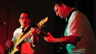 Zadar, 28.07.2011. snimio: Nenad Marčev
HIP HOP – JAZZ
SASKIA LAROO PROJECT (NL-USA-CRO- ITALY)
Saskia Laroo – trumpet, vocal
Warren Byrd – keyboards, vocal
MC Stewlocks Andy Ninvalle – rap, vocal
Daniel Guelli – bass guitar
Sin Banović – dr Zadar, 28.07.2011. snimio: Nenad Marčev
HIP HOP – JAZZ
SASKIA LAROO PROJECT (NL-USA-CRO- ITALY)
Saskia Laroo – trumpet, vocal
Warren Byrd – keyboards, vocal
MC Stewlocks Andy Ninvalle – rap, vocal
Daniel Guelli – bass guitar
Sin Banović – dr