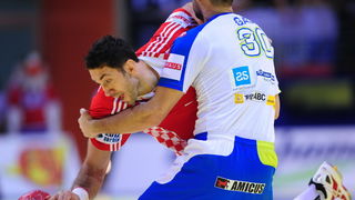 Vrsac, 180112.
Dvorana Millennium.
Europsko prvenstvo u rukometu, 2 kolo
Hrvatska – Slovenija.
Na slici: Blazenko Lackovic.
Foto: Drazen Aleksic / Cropix Vrsac, 180112.
Dvorana Millennium.
Europsko prvenstvo u rukometu, 2 kolo
Hrvatska – Slovenija.
Na slici: Blazenko Lackovic.
Foto: Drazen Aleksic / Cropix