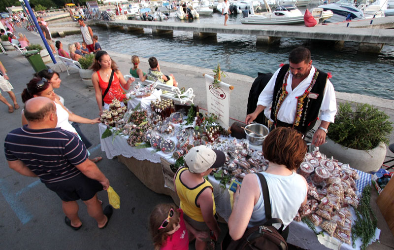 Biograd: Večer starih zanata i rukotvorina (foto: Marin Gospić)