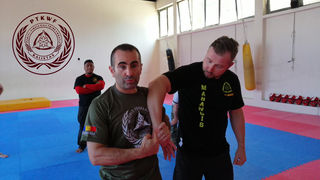 Međunarodni kamp filipinskih borilačkih vještina ”Pekiti-Tirsia Kali” Međunarodni kamp filipinskih borilačkih vještina ”Pekiti-Tirsia Kali”