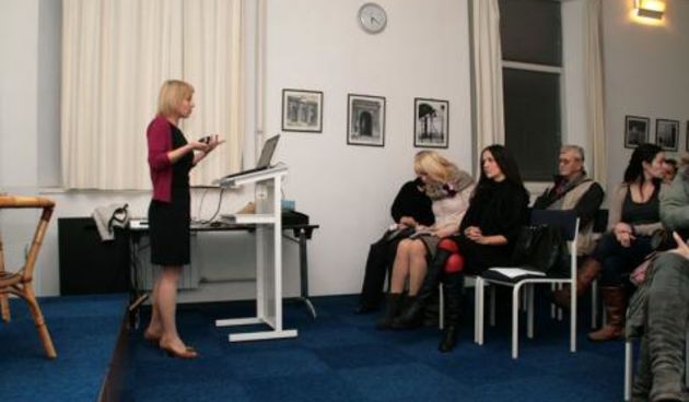 Povodom Dana prava djeteta, udruge ”Roda” i Humani studio u Gradskoj knjižnici Zadar organizirali su predavanje dr. Polone Bencun Gumzej, liječnice specijalistice školske medicine, kako bi pokušali dati odgovor na pitanje – kako bolje razumijeti djecu?