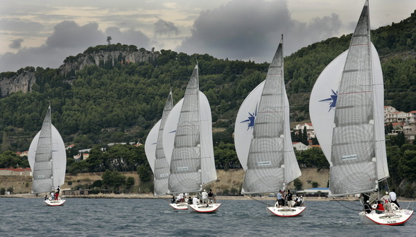 Split, 170909.
Danas je odrzan drugi dan, 23. ACI Match Race, flotnog jedrenja na regatnom polju podno Sustipana.
Foto: Jakov Prkic / CROPIX