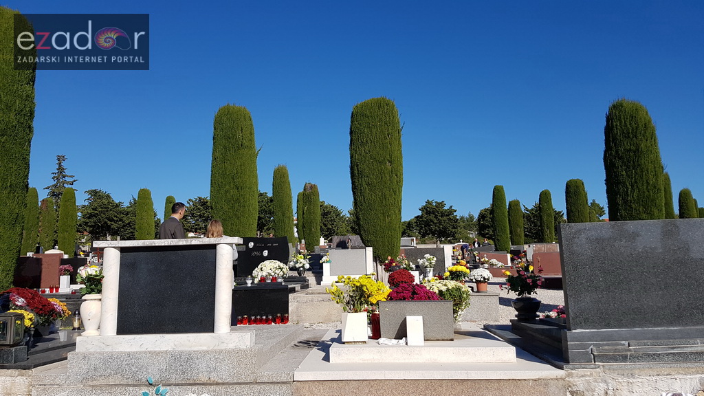 Blagdan Svih svetih na zadarskim grobljima