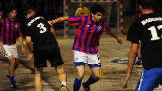 Split, 300611.
17. izdanje malonogometnog turnira Tocida kup odrzava se na betonskom igralistu u Vukovarskoj ulici.Veceras najvise interesa izaziva utakmica izmedju momcadi Hajduk.hr i ekipe Radunica bez zvijezda.Za Hajduk.hr se ocekuje da igraju predsje Split, 300611.
17. izdanje malonogometnog turnira Tocida kup odrzava se na betonskom igralistu u Vukovarskoj ulici.Veceras najvise interesa izaziva utakmica izmedju momcadi Hajduk.hr i ekipe Radunica bez zvijezda.Za Hajduk.hr se ocekuje da igraju predsje