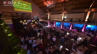 Tisuće Zadrana uživalo na krcatom Narodnom trgu i Tgu Petra Zoranića uz Tomislava Bralića i klapu Intrade Tisuće Zadrana uživalo na krcatom Narodnom trgu i Tgu Petra Zoranića uz Tomislava Bralića i klapu Intrade