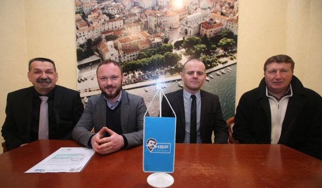 Hrvatska stranka prava dr. Ante Starcevic odrzala konferenciju za medije. Konferenciji su nazocili Florijan Zizic, dopredsjednik HSP AS, Robert Balic dipl. ing., zamjenik predsjednika HSP AS, Pero Coric, glavni tajnik HSP AS i Hrvoje Nice mag. oec., preds