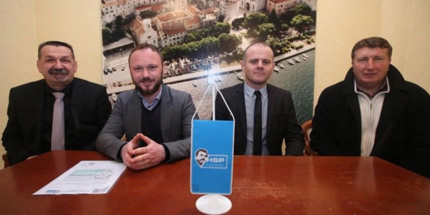 Hrvatska stranka prava dr. Ante Starcevic odrzala konferenciju za medije. Konferenciji su nazocili Florijan Zizic, dopredsjednik HSP AS, Robert Balic dipl. ing., zamjenik predsjednika HSP AS, Pero Coric, glavni tajnik HSP AS i Hrvoje Nice mag. oec., preds Hrvatska stranka prava dr. Ante Starcevic odrzala konferenciju za medije. Konferenciji su nazocili Florijan Zizic, dopredsjednik HSP AS, Robert Balic dipl. ing., zamjenik predsjednika HSP AS, Pero Coric, glavni tajnik HSP AS i Hrvoje Nice mag. oec., preds