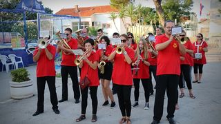 Dan Općine Vir proslavljen uz spektakularni koncert Prljavog Kazališta i vatromet Dan Općine Vir proslavljen uz spektakularni koncert Prljavog Kazališta i vatromet