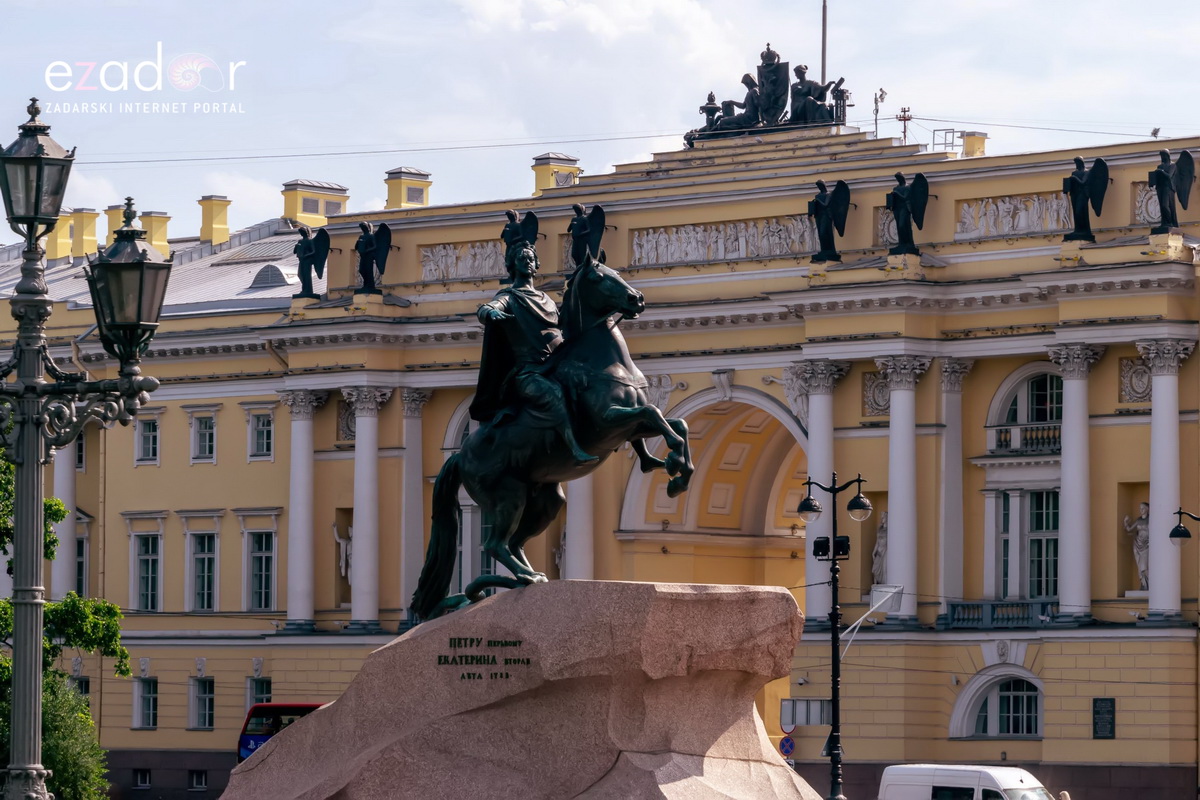 Đir po čudesno lijepom St. Petersburgu Đir po čudesno lijepom St. Petersburgu