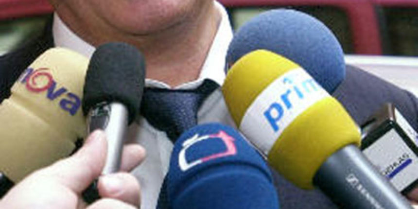 Novinari/Foto: img.radio.cz Novinari/Foto: img.radio.cz