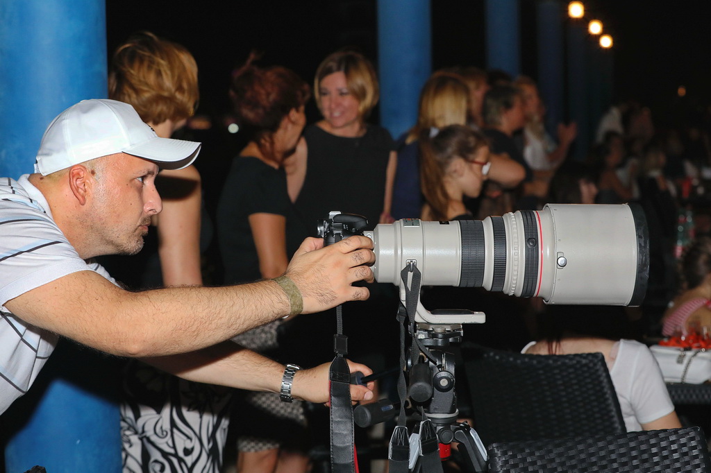 Fenomenalni Petar Grašo raspjevao i rasplesao Biograd Fenomenalni Petar Grašo raspjevao i rasplesao Biograd