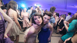 Maturalna večer Ekonomske škole (foto:Saša Čuka) Maturalna večer Ekonomske škole (foto:Saša Čuka)