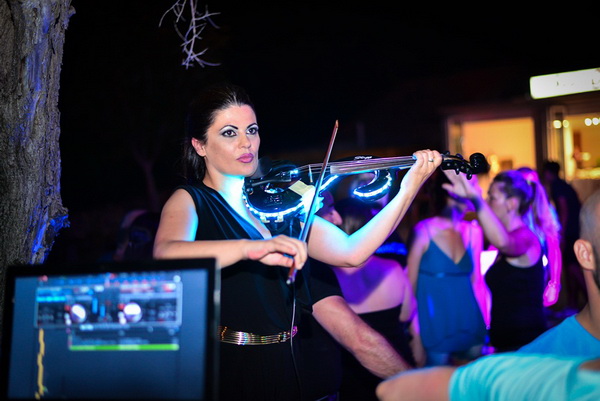 Odlična zabava u Noštromo i Vagabundo barovima na Viru