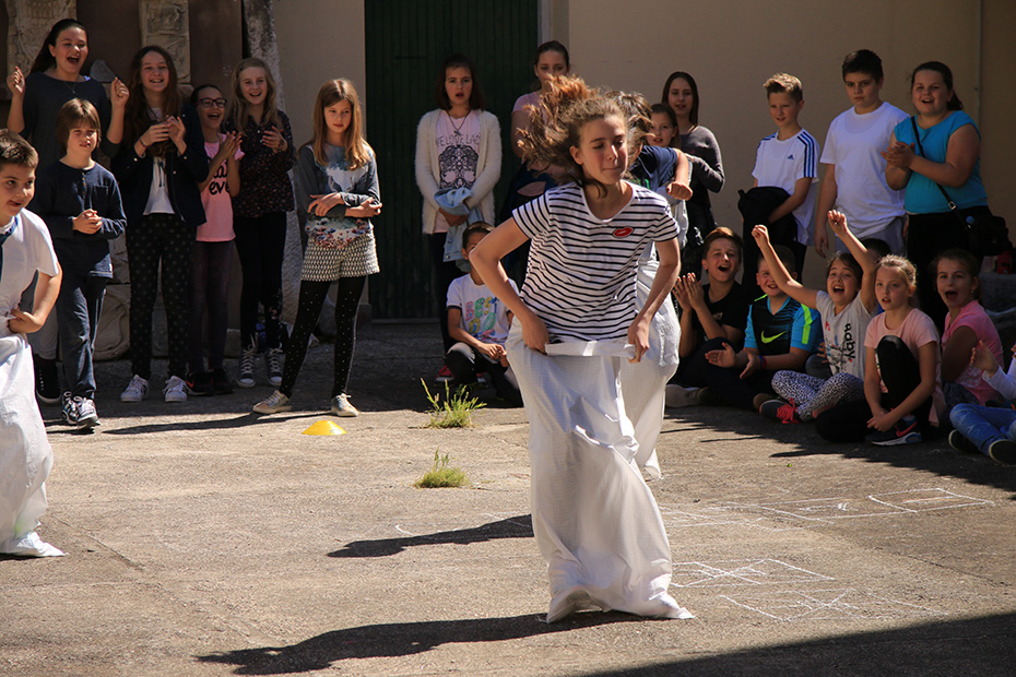 OŠ Zadarski otoci: “Igrajmo se igrajmo-igre dida moga”
