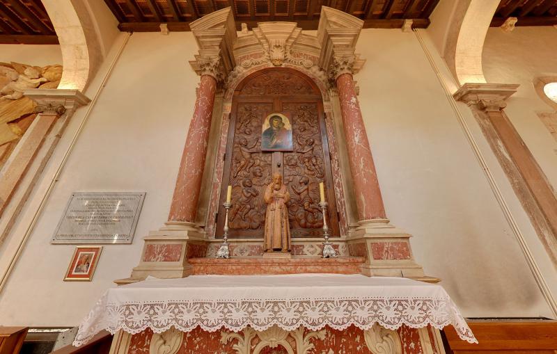 Katedrala sv. Stosije. Danasnja katedrala je trobrodna romanicka gradjevina, ujedno i najveca crkva u Dalmaciji. Unutrasnjost katedrale je monumentalna. Photo: Dino Stanin/PIXSELL