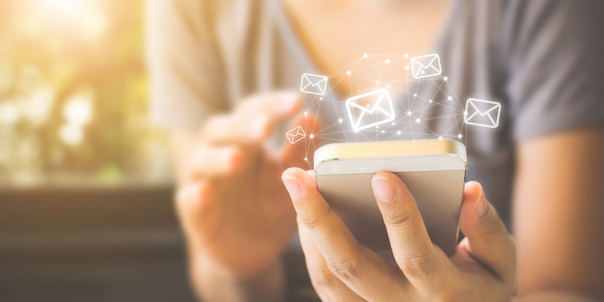 Istraživanje je pokazalo da osobe koje čitaju e-mail tokom cijelog dana, dvaput češće uključuju mobitel i u stalnom su stanju pripravnosti. Kada je e-mail uklonjen iz njihovog života na pet dana, njihova brzina otkucaja srca vratila se u prirodno stanje Istraživanje je pokazalo da osobe koje čitaju e-mail tokom cijelog dana, dvaput češće uključuju mobitel i u stalnom su stanju pripravnosti. Kada je e-mail uklonjen iz njihovog života na pet dana, njihova brzina otkucaja srca vratila se u prirodno stanje