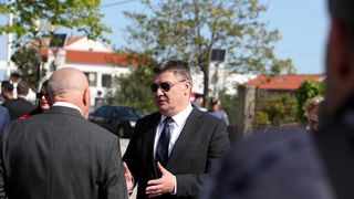 Predsjednik Zoran Milanović i albanski predsjednik Bajram Begaj posjetili crkvu Gospe Loretske u Arbanasima Predsjednik Zoran Milanović i albanski predsjednik Bajram Begaj posjetili crkvu Gospe Loretske u Arbanasima