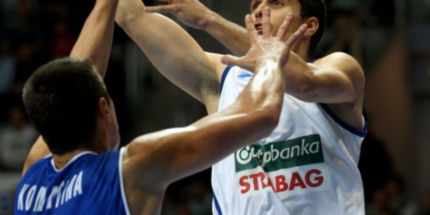 Zadar, 101112. 
Dvorana Kresimira Cosica.
Kosarkaska utakmica 8. kolo ABA lige, KK Zadar – KK Igokea.  
Na slici igrac Zadra (bijeli) Vrbanc.
Foto: Jure Miskovic / CROPIX