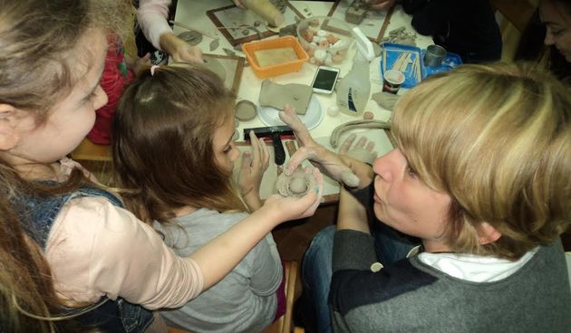 Izložba “Izričaj u glini” u Gradskoj knjižnici Zadar