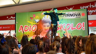 Supernova: Adio školo uz uručenje nagradnog automobila Audi A 1 i velike donacije u visini 50.000 kn HCK-u Supernova: Adio školo uz uručenje nagradnog automobila Audi A 1 i velike donacije u visini 50.000 kn HCK-u