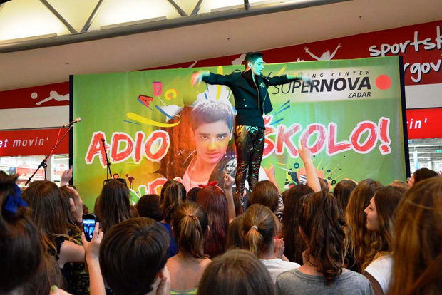 Supernova: Adio školo uz uručenje nagradnog automobila Audi A 1 i velike donacije u visini 50.000 kn HCK-u Supernova: Adio školo uz uručenje nagradnog automobila Audi A 1 i velike donacije u visini 50.000 kn HCK-u