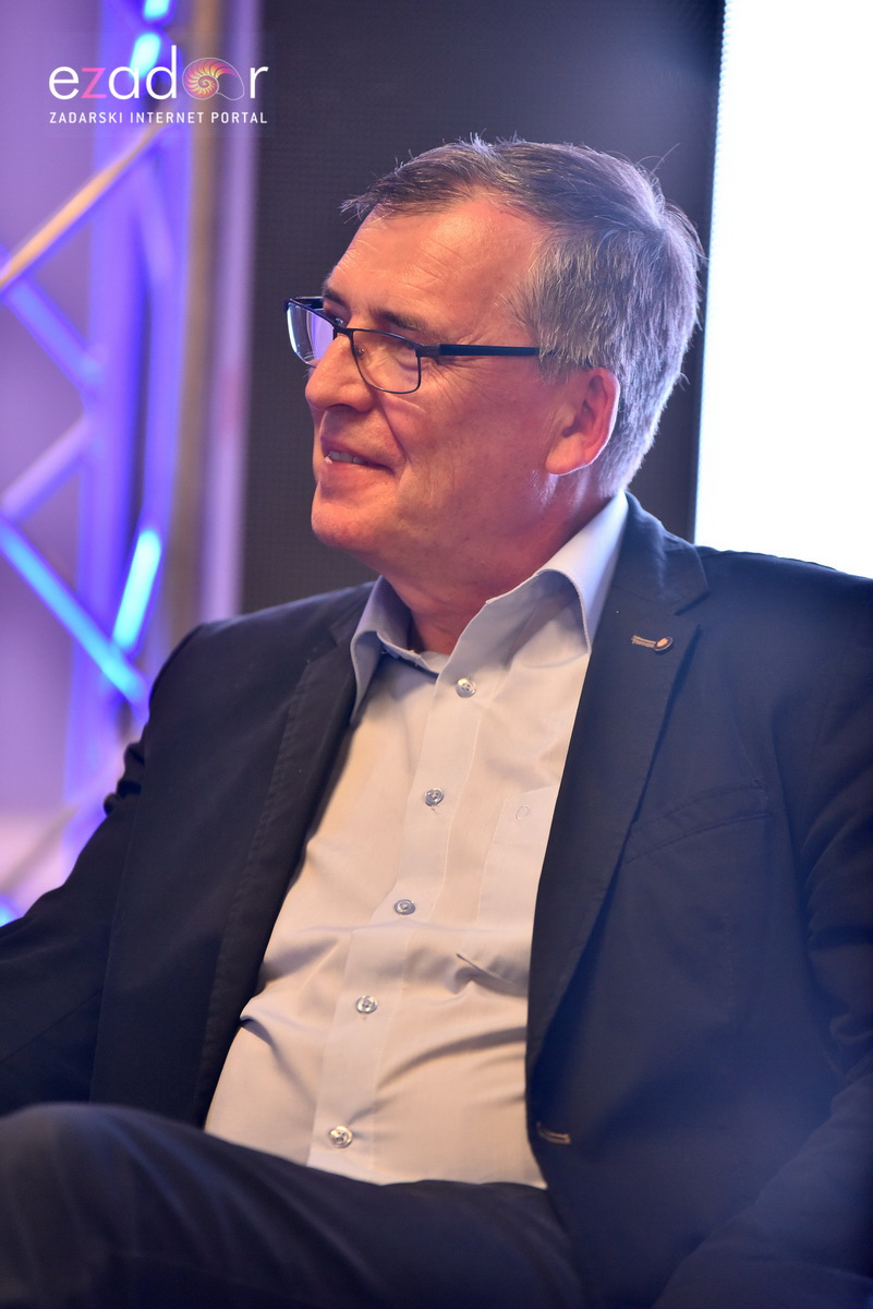 Na Višnjiku održana javna radionica “Zdravstveno usmjerena tjelesna aktivnost učenika” (ZUTA) Na Višnjiku održana javna radionica “Zdravstveno usmjerena tjelesna aktivnost učenika” (ZUTA)