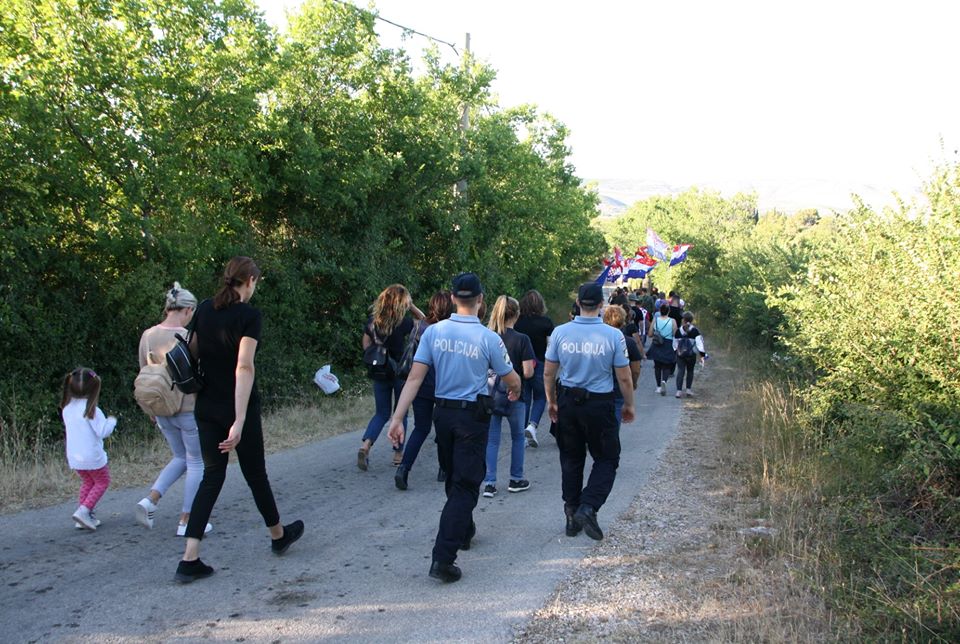 Koracima nade u istinu