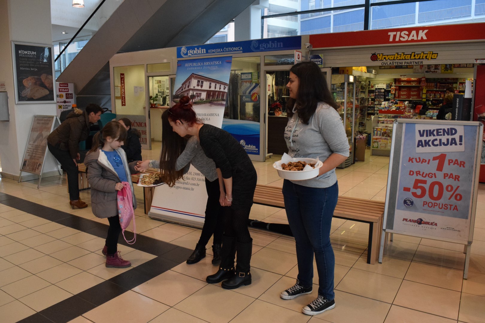 Učenici PPV Stanka Ožanića promovirali zdravu hranu u trgovini Bio svijet