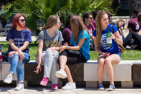 Ludijada maturanata na zadarskoj rivi 17. svibnja 2016. Foto: Bojan Bogdanić