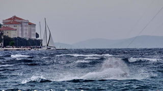 Kiteri i surferi uživali u jakom jugu