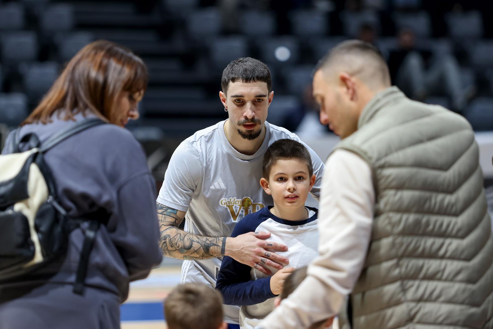 Humanitarni turnir “4 kantuna” na Višnjiku Humanitarni turnir “4 kantuna” na Višnjiku