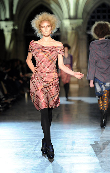 Vivienne Westwood Red Label, Jesen 2010.  (www.coutorture.com)